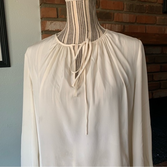 Diane von Furstenberg Ivory Silk Blouse Keyhole Tie Sz 2 - Picture 5 of 10